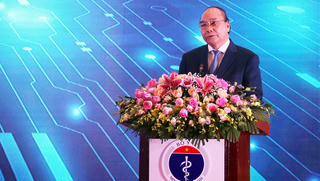 Thủ tướng Nguyễn Xuân Phúc: “Người dân dù ở bất cứ đâu cũng có thể tiếp cận, sử dụng dịch vụ y tế chất lượng cao“