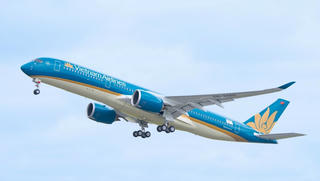 Tránh ảnh hưởng của bão số 9, hàng loạt chuyến bay thay đổi giờ bay