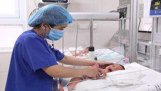 Cứu bé sơ sinh mắc căn bệnh 10.000 trẻ sinh ra mới có 1 trẻ bị mắc 
