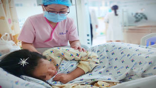 Nghĩ quẩn, bé gái 13 tuổi uống thuốc sâu tự tử