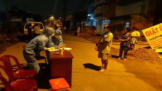 Tìm người đến quán ăn, tạp hóa liên quan ca COVID-19 tại TP Thủ Đức 