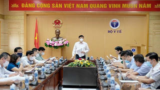 Chiến dịch tiêm vaccine lớn nhất trong lịch sử, quân đội 'vào cuộc'