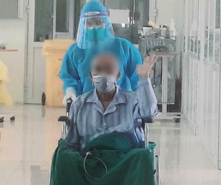 Bệnh nhân COVID-19 phải 8 ngày thở máy, 2 lần lọc máu hồi phục ngoạn mục 