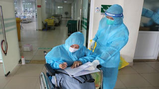 Nữ bệnh nhân mắc COVID-19 nguy cơ tử vong đã hồi phục hoàn toàn