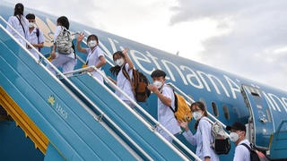 350 cán bộ, giảng viên và sinh viên y khoa Hà Nội vào Bình Dương chống COVID - 19