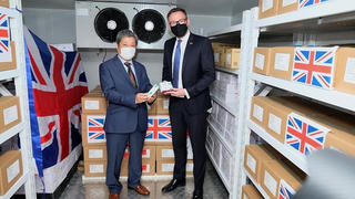 Tiếp nhận 415.000 liều vaccine phòng COVID-19 do Chính phủ Anh tài trợ