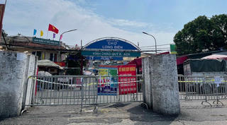 Phong tỏa toàn bộ chợ Long Biên vì ca F0 đến giao hàng