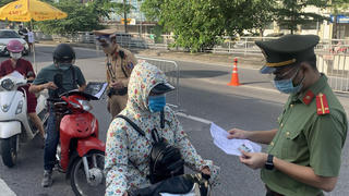 Từ 8/9, người Hà Nội ra vào Vùng 1 phải có giấy đi đường mẫu mới