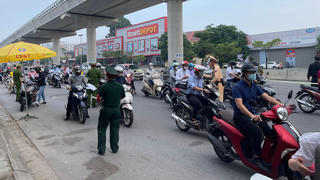 'Điểm nóng' Cầu Diễn giảm nhiệt, sẵn sàng cho kiểm tra giấy đi đường mới từ ngày 8/9