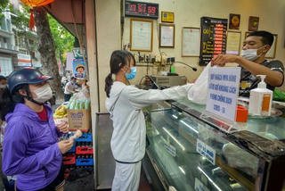 Hà Nội cho phép mở cửa thêm các dịch vụ ở một số địa bàn từ 12h ngày 16/9