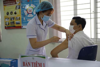 TP HCM rút ngắn thời gian tiêm 2 mũi vaccine AstraZeneca