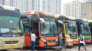 Vì sao vận tải đường bộ vẫn vắng khách dù đã có 48 địa phương khôi phục hoạt động? 