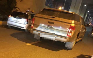 Lái xe bán tải gây tai nạn liên hoàn trên đường Hà Nội rồi bỏ chạy 