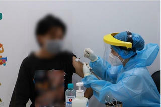 Ưu tiên người trên 50 tuổi tiêm đủ liều vaccnie phòng COVID-19