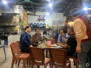 Nhiều quán bia tại Hà Nội "nhộn nhịp" khách, bất chấp lệnh cấm 