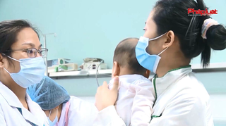 Tình trạng sức khoẻ 18 bé bị tiêm nhầm vaccine phòng COVID-19 hiện ra sao?