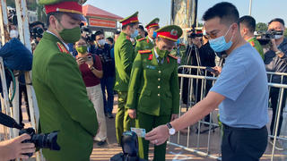 Cách dùng CCCD gắn chíp vào sân vận động Mỹ Đình xem trận Việt Nam - Nhật Bản 