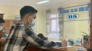 Xin giấy nghỉ ốm COVID-19 để hưởng BHXH thế nào? 