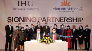 Vietnam Airlines “bắt tay” với tập đoàn khách sạn hàng đầu thế giới IHG