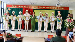 Công an Hà Nội chuyển đổi, bố trí lại loạt cán bộ chỉ huy công an xã 