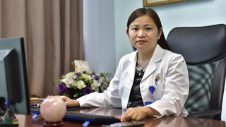 Tâm sáng, trí bền của bóng hồng ngành y