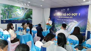 Trao Giấy chứng nhận Quyền sử dụng đất cho khách hàng của dự án Shining City