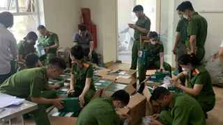 'Bà trùm' khóa lậu bị bắt cùng lô hàng trị giá 1,2 tỷ 