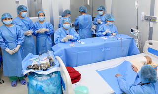 Ghép tế bào gốc cứu sống bé 5 tuổi bị u nguyên bào thần kinh