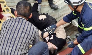 Cứu thành công thanh niên rơi từ tầng 11 chung cư xuống tầng 2 nhà dân