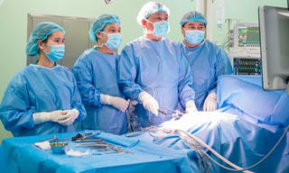 Bé gái 3 tuổi bị bệnh xoắn dạ dày rất hiếm gặp