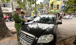 Hà Nội quyết tâm lập lại "trật tự" vỉa hè 