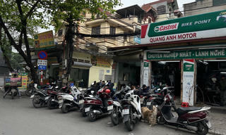 Như chưa hề có cuộc ra quân dẹp “nạn“ lấn chiếm vỉa hè