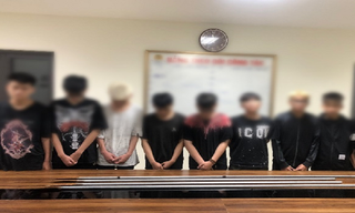 Tạm giữ hình sự 7 thanh niên mang tuýp sắt gây rối trật tự công cộng