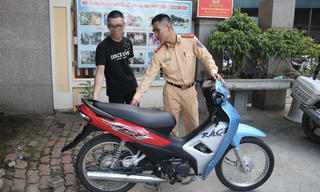 Thanh niên đi từ Hưng Yên đến Hà Nội để “bốc đầu” xe 