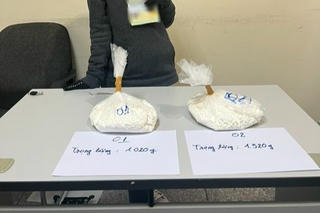 Người phụ nữ nước ngoài vận chuyển 2,3kg ma túy qua sân bay Tân Sơn Nhất