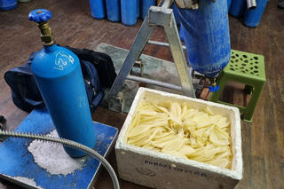 Triệt phá kho sản xuất bóng cười với số lượng 'khủng' ở Hà Nội