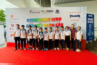 Học sinh Ba Đình giành giải Vàng tại Cuộc thi Robot thế giới 2023