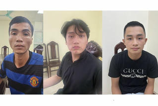 3 tên cướp táo tợn mang theo hung khí vào nhà dân cướp tài sản lúc rạng sáng 