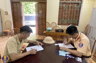 Phạt giáo viên dạy lái xe vì không nhường đường cho xe ưu tiên