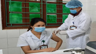 Lào Cai triển khai tiêm vắc xin phòng Covid-19 cho trẻ từ 12 -17 tuổi