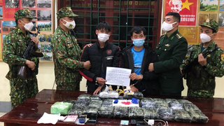  Lào Cai: Bắt 02 đối tượng vận chuyển 180 nghìn viên ma túy