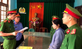 Cựu cán bộ ngân hàng lừa đảo 7 tỉ đồng của khách 