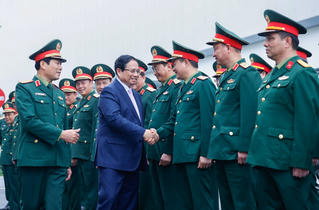 Thủ tướng: Xây dựng chính sách đặc thù, đặc biệt để công nghiệp quốc phòng tiếp tục phát triển đột phá
