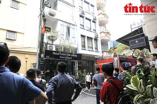 Cháy khách sạn trên phố cổ, sát trường Tiểu học Thăng Long