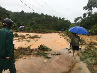 Mưa lớn gây thiệt hại nhiều về tài sản, tắc nghẽn nhiều tuyến giao thông tại Bảo Thắng, Lào Cai