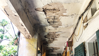 Sống chung với sợ hãi trong khu chung cư...chờ sập