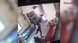 Hà Nội: Một phụ nữ bị đối tượng lạ mặt xông vào nhà đánh bất tỉnh