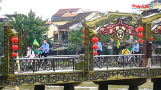 Những du khách quốc tế đầu tiên đến Phú Quốc, Hội An sau gần 2 năm ‘đóng băng’ vì COVID-19