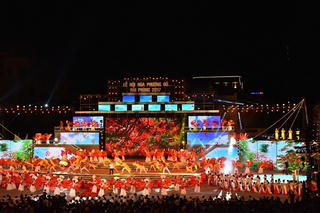 Lung linh đêm hội “Hải Phòng vươn ra biển lớn“