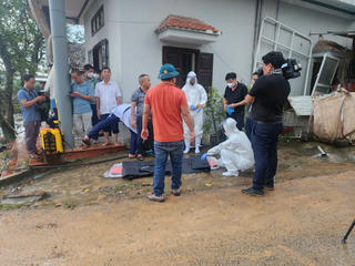 Vụ sập cầu Phong Châu: Phát hiện một thi thể trong cabin xe đầu kéo 